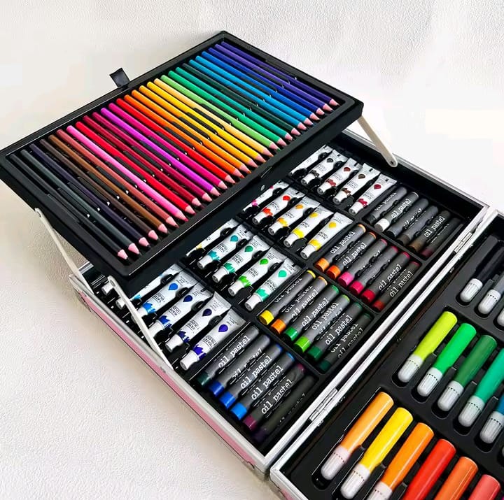 ✨️علبة الرسم السحرية للأطفال متعة، تتكون من 145قطعة بين ألوان مبهرة🎨      4.9/5⭐⭐⭐⭐⭐